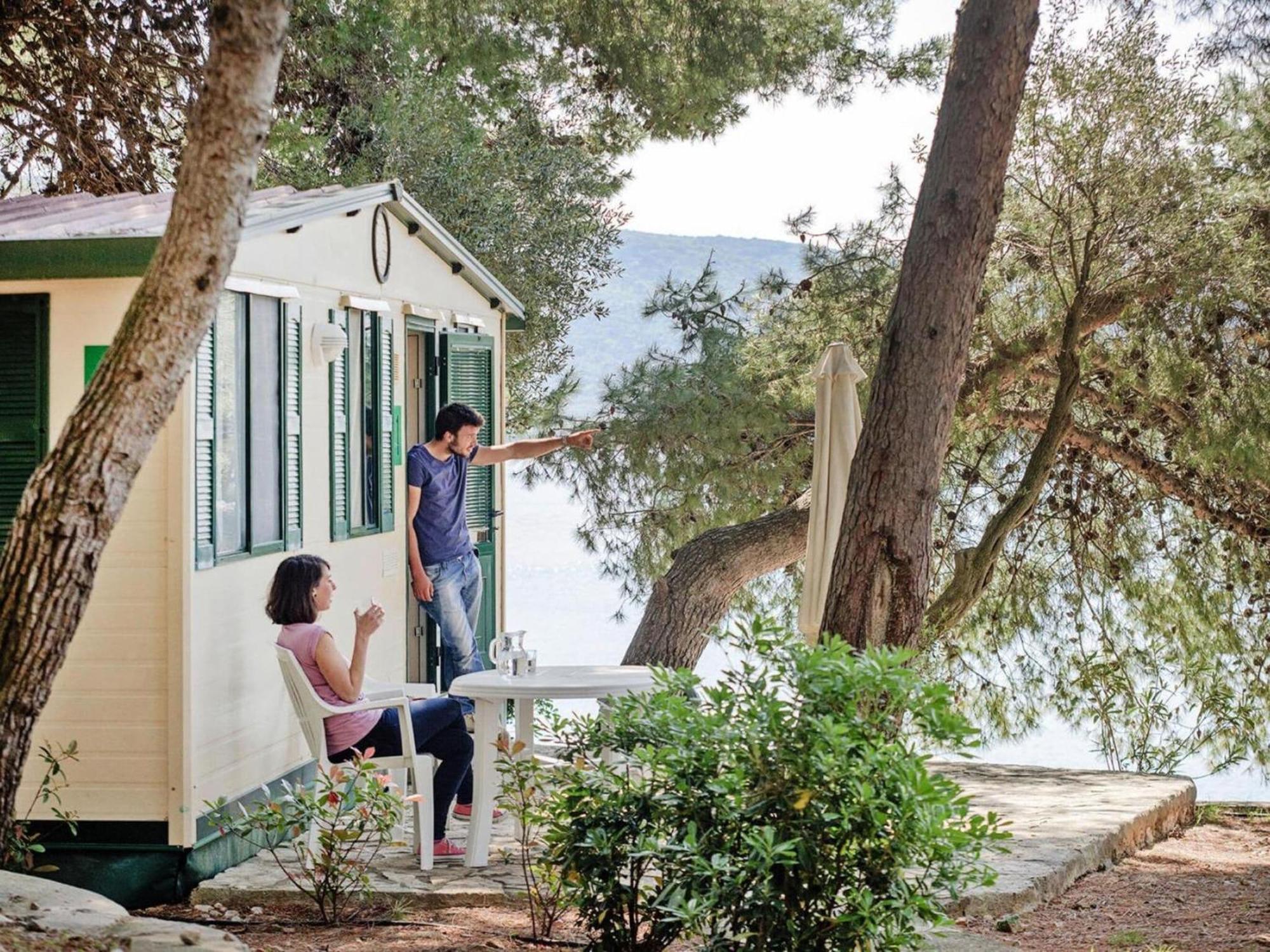 Mobile Homes In Camp Kovacine, Cres, With Long Pebble Beach Εξωτερικό φωτογραφία
