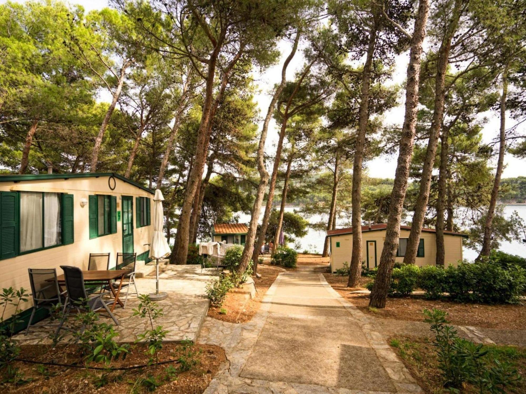 Mobile Homes In Camp Kovacine, Cres, With Long Pebble Beach Εξωτερικό φωτογραφία